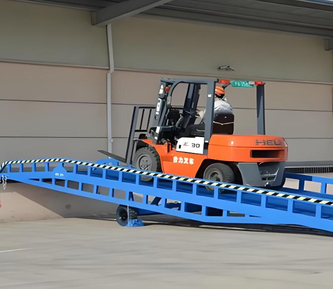 南昌移动式卸货平台（叉车用）